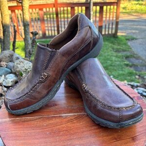 boc Born Size 8 Men's Dark Brown Leather Loafers